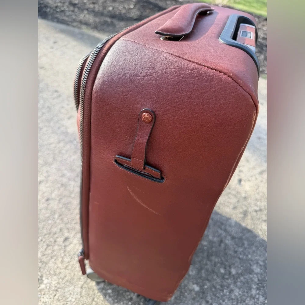 Piquadro gently used